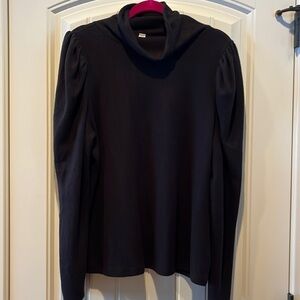 𝅺soft black turtleneck with slight puff shoulder classic
Staple size XXL